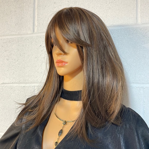 NWT 14” mixed browns wig highlighted dark brown long bangs sleek full rounded - Picture 3 of 16